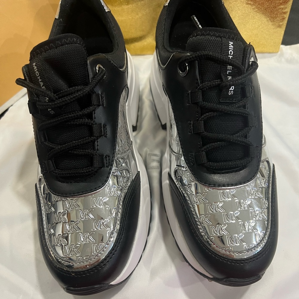 Michael Kors Women's Percy Trainer Lace-Up Sneakers authentic /new - Picture 3 of 14